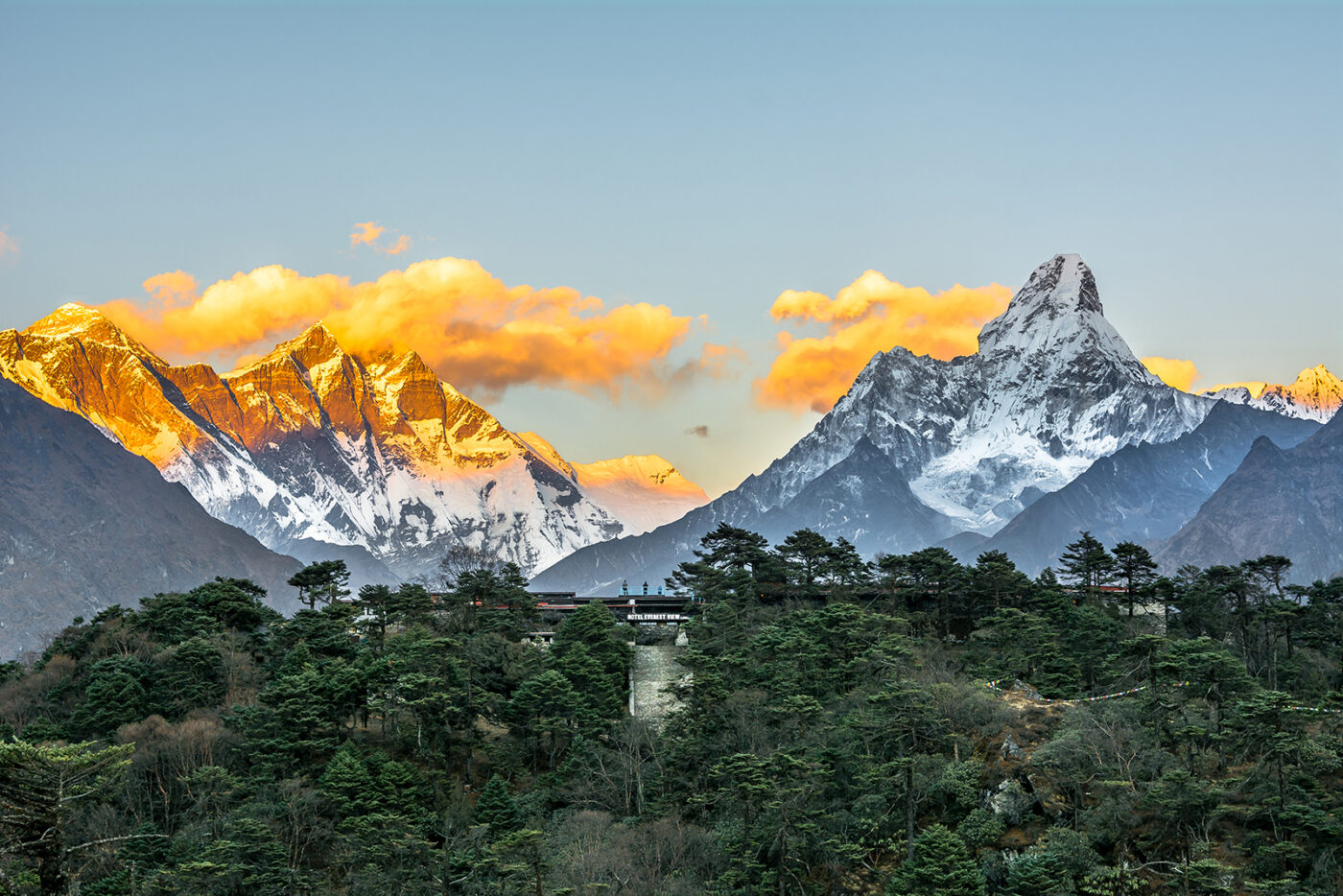 The 10 highest hotels in the world Hotel Everest View sunset