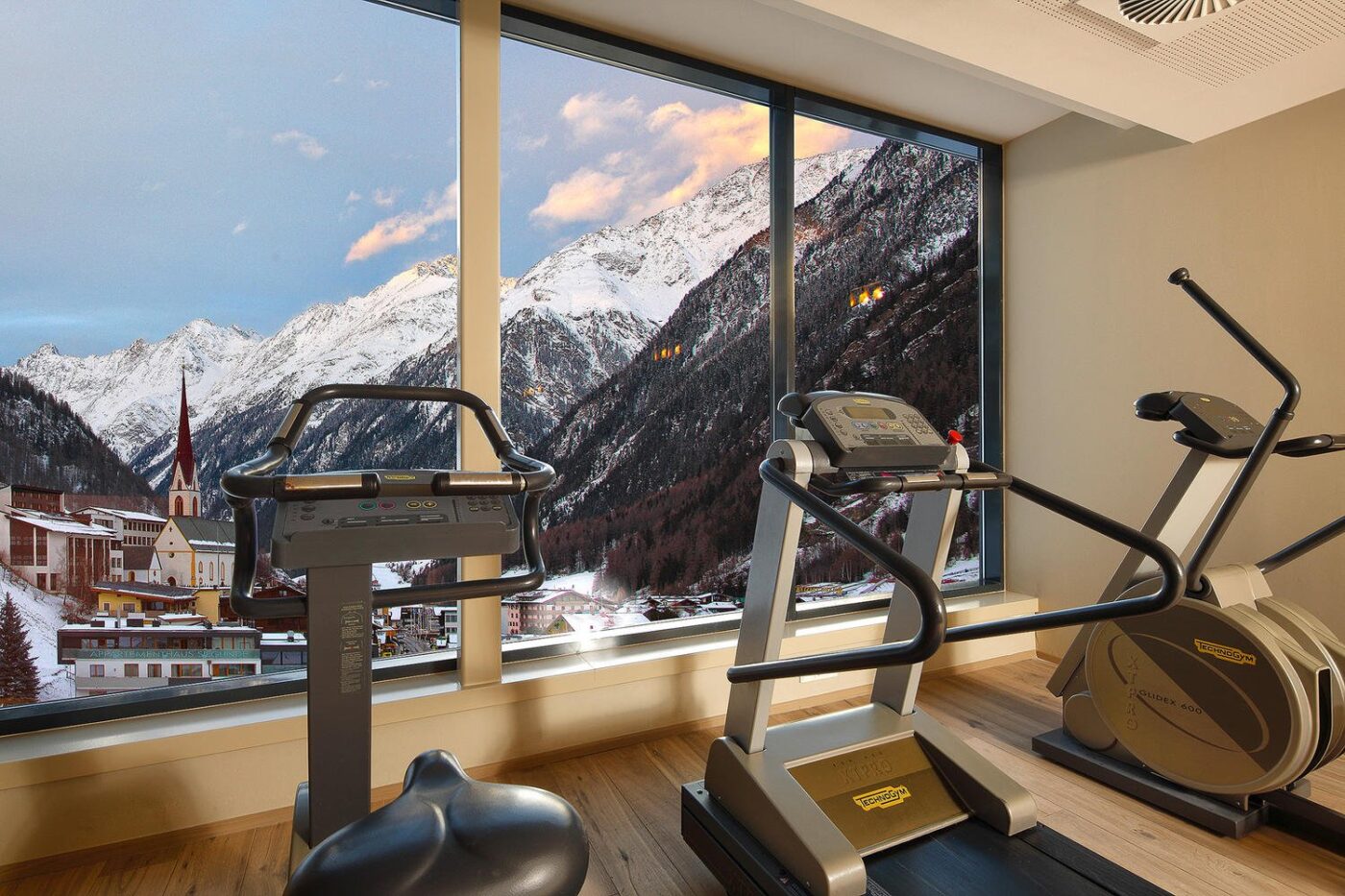 Bond Museum Bergland Hotel