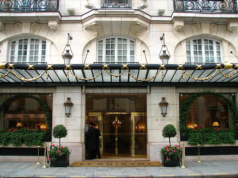 Concierges Bristol Paris entrance
